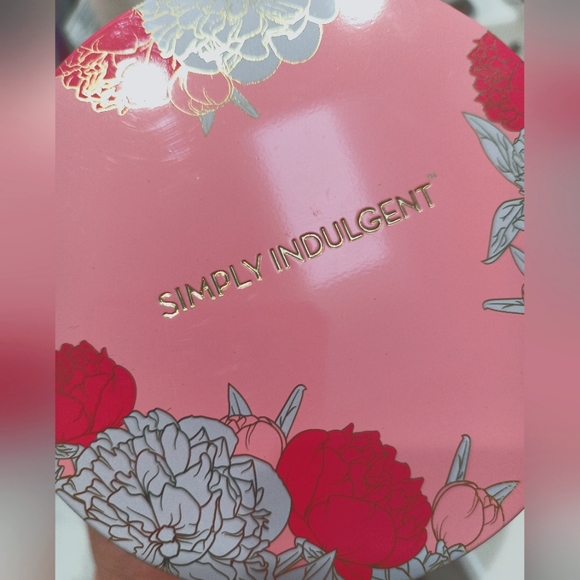 SIMPLY INDULGENT 3-Piece Fragranced Candle Set - Picture 6 of 14